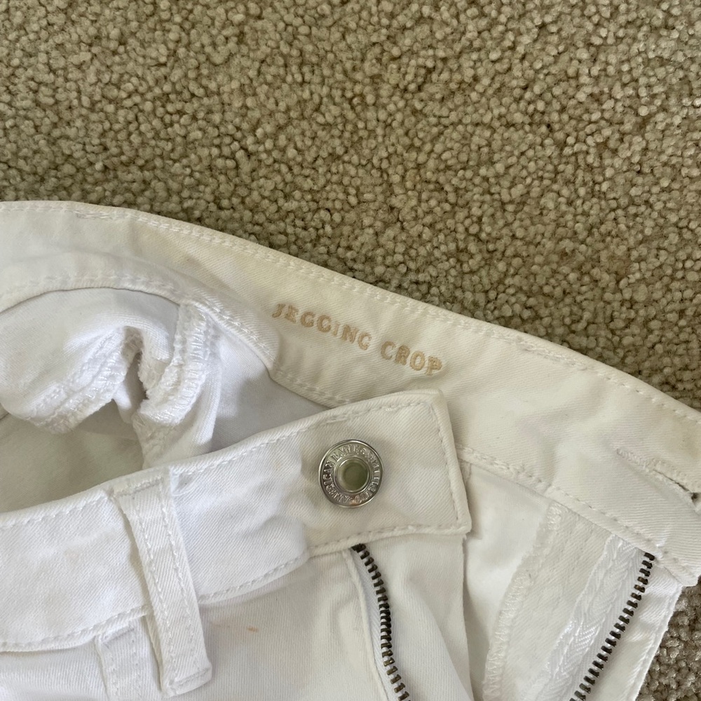 American Eagle Next Level Stretch Distressed White Jeans 26 - Picture 3 of 4